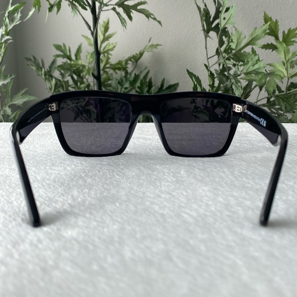 Tom Ford Alberto Polarized Square Sunglasses (TF1077N, Black/Gray) - Picture 5 of 16